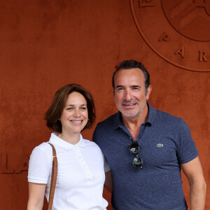 Jean Dujardin et sa femme Nathalie Péchalat au village lors des Internationaux de France de tennis de Roland Garros 2023, à Paris, France, le 11 juin 2023. © Jacovides-Moreau/Bestimage