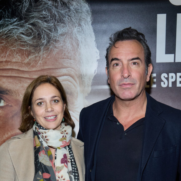 Exclusif - Jean Dujardin et sa femme Nathalie Péchalat - Photocall - Spectacle symphonique Claude Lelouch "D'un film à l'autre" au Palais des Congrès de Paris le 14 novembre 2022.