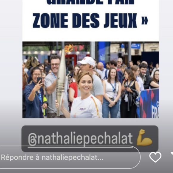 Sur une seconde capture d'écran, l'acteur a, cette fois-ci, posté un émoji bras musclé pour exprimer son admiration pour le travail colossal fourni par la maman de ses deux filles. 
Jean Dujardin est un soutien de taille pour Nathalie Péchalat, son épouse.