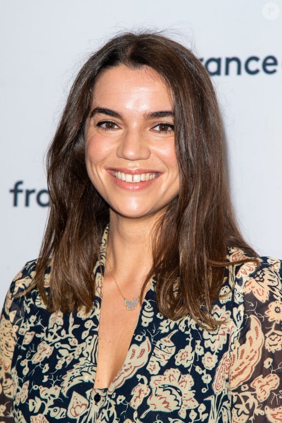 Cécile Grès lors du photocall dans le cadre de la conférence de presse de France Télévisions au Pavillon Gabriel à Paris, France, le 24 août 2021. © Pierre Perusseau/Bestimage 