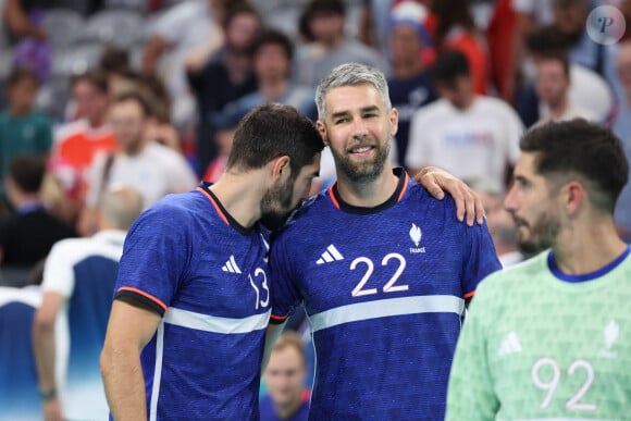 "C'est cruel par le déroulé du match, on l'avait en main. On doit le gagner", a-t-il confié après la défaite de son équipe. 
Nikola Karabatic et Luka Karabatic lors du match de handball qui a opposé la France à l'Allemagne lors des quarts de final durant les Jeux Olympiques 2024 au Stade Pierre Mauroy, le 7 août 2024. © Laurent Sanson/Panoramic/Bestimage