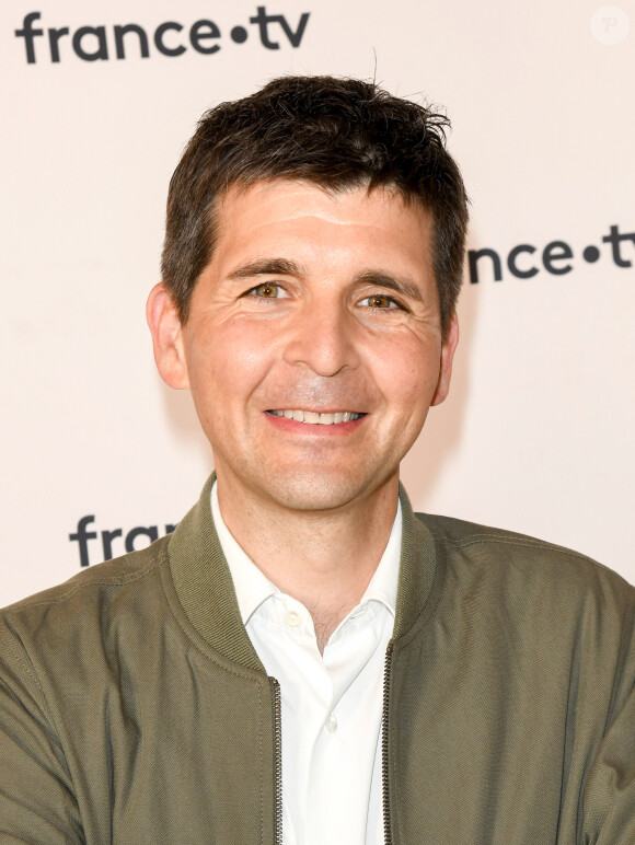 Thomas Sotto au photocall de la conférence de presse de France 2 au théâtre Marigny à Paris le 18 juin 2019 © Coadic Guirec / Bestimage