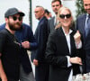 Il ne s'agit pas de son fils aîné René-Charles
Céline Dion, accompagnée de son fils René-Charles Angélil, arrive à l'hôtel Royal Monceau à Paris avant l'ouverture des JO (Jeux Olympiques) Paris 2024 le 23 juillet 2024. La chanteuse devrait être présente à la cérémonie d'ouverture des Jeux olympiques Paris 2024, ce vendredi 26 juillet 2024.