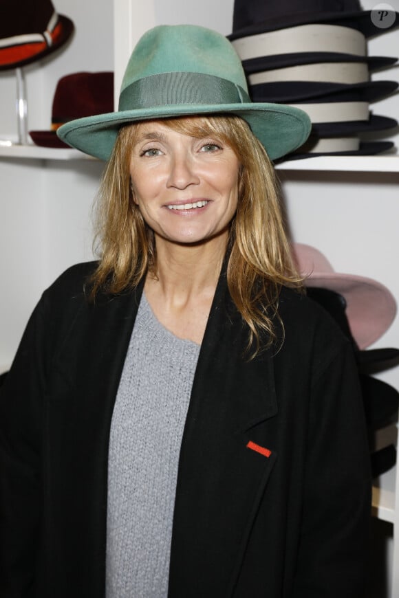 Exclusif - Axelle Laffont à la soirée d'ouverture de la nouvelle boutique du chapelier Anthony Peto à Paris, le 7 novembre 2019. © Marc Ausset-Lacroix/Bestimage 