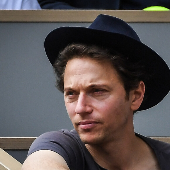 Amateur de littérature et chanteur, musicien, Raphaël Haroche a révélé comment il gérait ses enfants au quotidien
Le chanteur Raphael (Raphaël Haroche) en tribune lors des internationaux de France Roland Garros à Parislors des Internationaux de France de Tennis de Roland Garros 2022 (jour 5), à Paris, France, le 26 mai 2022. © Matthieu Mirville/Zuma Press/Bestimage 