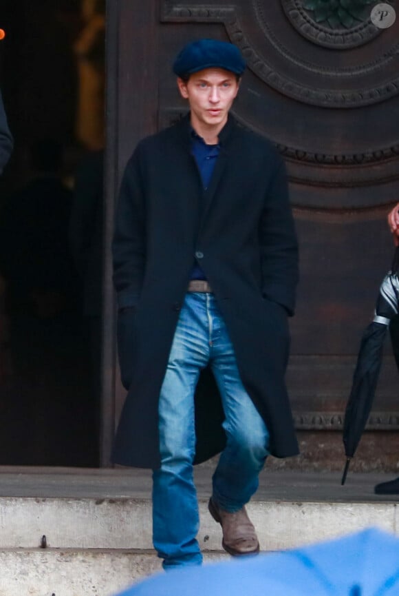 "les journées sont si fragmentées que je n'arrive pas à me mettre dans une disponibilité d'esprit suffisante"
Le chanteur Raphaël (Raphaël Haroche) - Obsèques du photographe allemand Peter Lindbergh en l'église Saint-Sulpice à Paris le 24 septembre 2019. 
