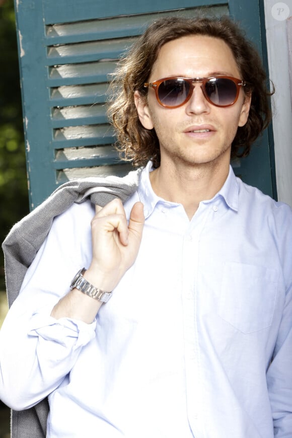 Portrait du chanteur Raphael (Raphael Haroche)