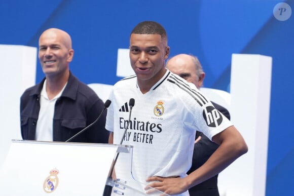 Présentation officielle de Kylian Mbappé, nouvelle recrue du Real Madrid, au stade Santiago Bernabeu à Madrid, le 16 juillet 2024.