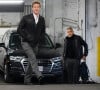 Dernièrement, le tandem - qui ne fait pas l'unanimité parmi leurs voisins dans le Sud - a été mis à l'honneur dans le nouveau numéro de "GQ".
Brad Pitt et George Clooney tournent des scènes pour le film "Wolves" (Apple TV) dans un parking de la ville de New York City, New York, Etats-Unis, le 8 février 2023. 