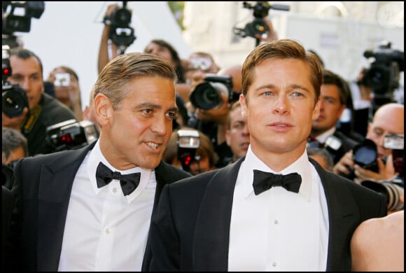 Etant tous deux amoureux de la France, l'un et l'autre ont acheté une jolie propriété dans le Var. Et dès qu'ils sont en vacances dans l'Hexagone, tous deux se voient.
George Clooney et Brad Pitt - Montée des marches du film "Ocean's Thirtheen" au 60ème Festival du film international de Cannes.