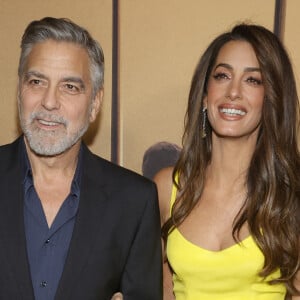 George Clooney and Amal Clooney - Première du film "The Boys in The Boat" à Los Angeles, le 11 décembre 2023. 