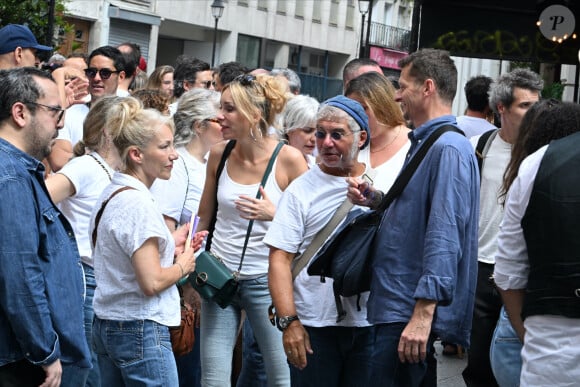 Exclusif - Hommage à l'acteur Yannik Mazzilli (Scènes de ménages) au théâtre de la Renaissance à Paris, France, le 2 août 2024.