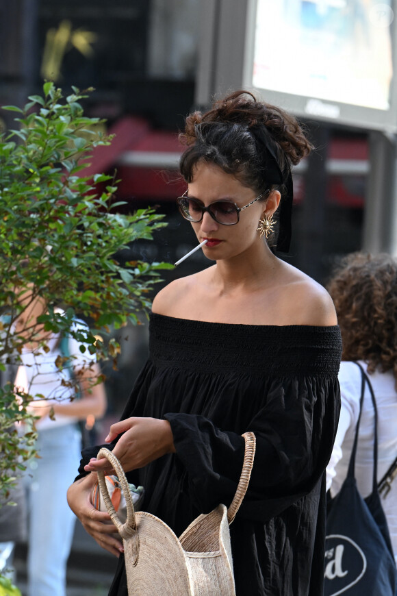 Exclusif - Claire Chust lors de l'hommage à l'acteur Yannik Mazzilli (Scènes de ménages) au théâtre de la Renaissance à Paris, France, le 2 août 2024.
