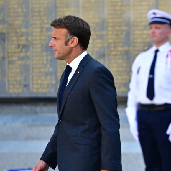 Le président de la République française Emmanuel Macron, Gabriel Attal, Premier ministre - Le président de la République française E.Macron lors de la Cérémonie commémorative du 80ème anniversaire de la Libération de la préfecture de police de Paris, le 12 août 2024. © Christian Liewig / Pool / Bestimage