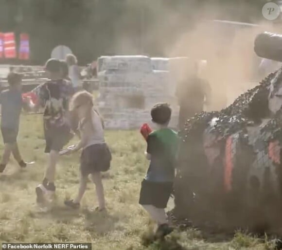 Les parties de Nerf sur le domaine de Holkham Hall, en Angleterre, où ont joué Kate, William et leurs enfants. Crédit : Facebook/Norfolk Nerf Parties