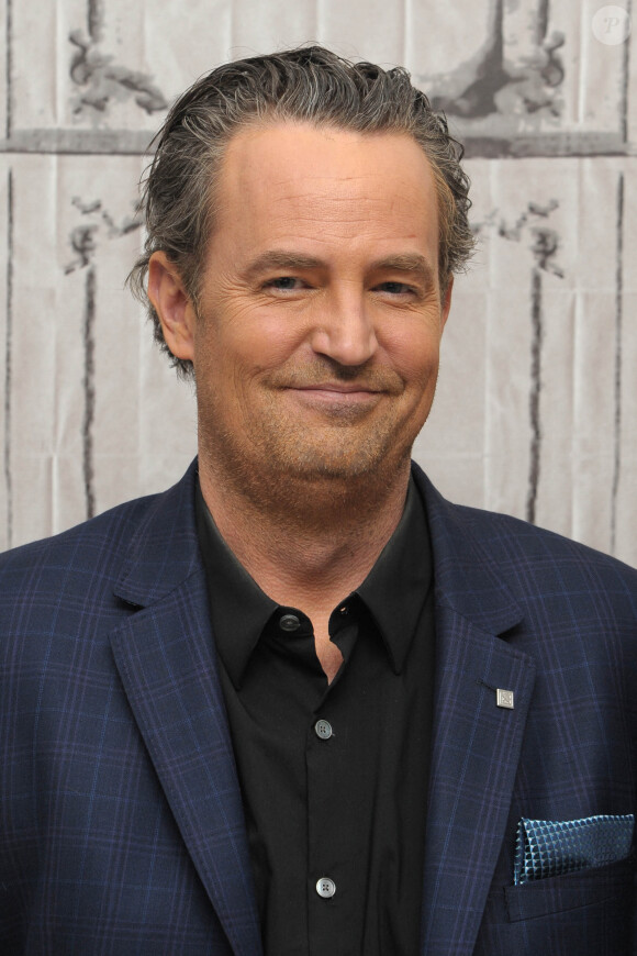 Matthew Perry discute de la saison 2 de leur émission de CBS 'The Odd Couple' à AOL à New York City, NY, USA le 5 avril 2016. Photo par Fernando Lucena/Startraks/ABACAPRESS.COM