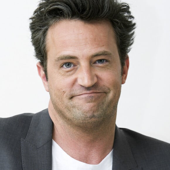 5 avril 2009 - Los Angeles, Californie, USA - Exposition de photos : L'acteur Matthew Perry du film ''17 Again''. Photo par Armando Gallo/Zuma/ABACAPRESS.COM