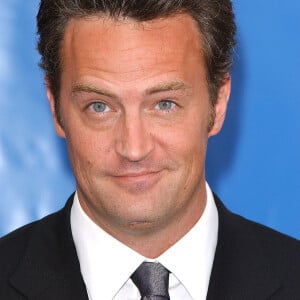 Matthew Perry pose dans la salle de presse lors de la 58e cérémonie annuelle des Primetime Emmy Awards qui s'est tenue au Shrine Auditorium de Los Angeles, CA, États-Unis, le 27 août 2006. - Photo par Lionel Hahn/ABACAPRESS.COM