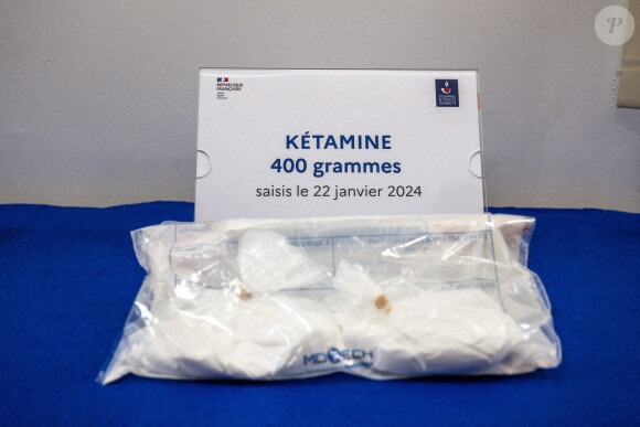 Parmi eux, tous ceux qui lui ont fourni ou administré de la kétamine, le produit qui l'a tué.Une saisie de kétamine, drogue de synthèse, dans les bureaux des douanes à Marseille, France, le 17 mai 2024. Photo par Laurent Coust/ABACAPRESS.COM