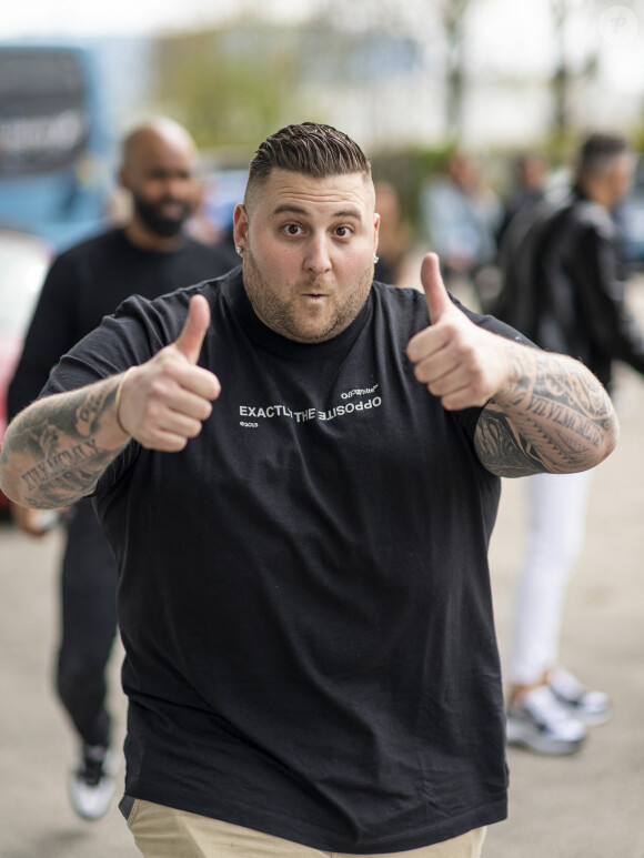 C'est alors qu'il s'est fixé un objectif : perdre 20 à 30 kilos en 3 mois !
Le Youtubeur "Nicocapone" (Nicolas "Nico" Scudéri) lors du match de football caritatif pour l'UNICEF opposant la Team Unicef face à la Team Bourg-en-Bresse au stade Jean Laville à Bourg-en-Bresse, France, le 10 avril 2023. L'UNICEF a récolté 10 000€ devant plus de 4000 spectateurs.© Pierre Perusseau/Bestimage