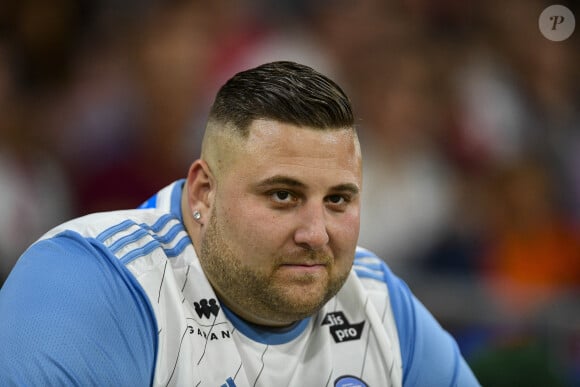 Nico Capone donne enfin de ses nouvelles.
Nicocapone lors du match de football caritatif "Le match des héros UNICEF" entre l'OL Légendes et la team Unicef en faveur de l'association Aide Médicale & Caritative France-Ukraine (AMC France-Ukraine) au Groupama Stadium à Lyon, France. © Pierre Perusseau/Bestimage