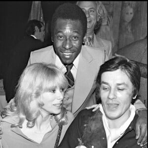 Alain Delon, Mireille Darc et Pelé