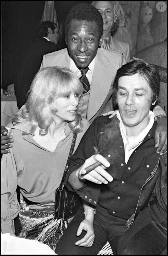 Alain Delon, Mireille Darc et Pelé