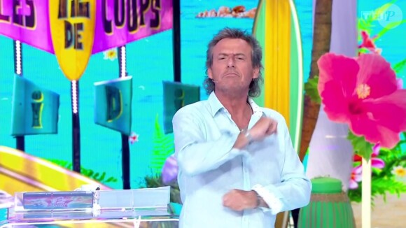 Chaque jour, Jean-Luc Reichmann divertit des millions de Français à l'heure du déjeuner avec "Les 12 coups de midi" sur TF1
Jean-Luc Reichmann sur le plateau des "12 coups de midi"