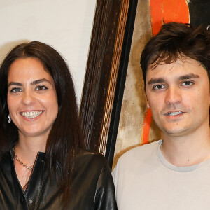 Anouchka Delon et Alain-Fabien Delon au cocktail à l'issue de la conférence de presse pour la vente de la collection Alain Delon chez Bonhams Cornette de Saint Cyr à Paris le 19 juin 2023. © Coadic Guirec/Bestimage 