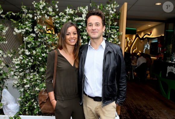 Nathanaël de Rincquesen et sa compagne Caroline au village lors des internationaux de France de tennis de Roland Garros, Jour 3, à Paris le 29 mai 2018. © Dominique Jacovides / Cyril Moreau / Bestimage 