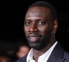 Enorme portail et voitures garées à l'extérieur
Omar Sy à la première de "The Book of Clarence" à Los Angeles le 5 janvier 2024.