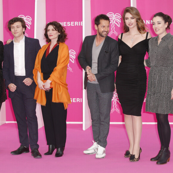 Sarah Farahmand productrice, Lucien Belves, Elsa Lunghini, Frédéric Diefenthal, Pola Petrenko de ICI TOUT COMMENCE CANNESERIES SAISON 5 au Palais des Festivals et des Congrès de Cannes, samedi 2 avril 2022. © Christophe Aubert via Bestimage