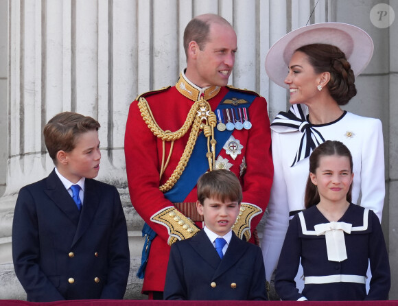 Le prince William, prince de Galles, Catherine Kate Middleton, princesse de Galles, le prince George, le prince Louis et la princesse Charlotte - Les membres de la famille royale britannique au balcon du Palais de Buckingham lors de la parade militaire "Trooping the Colour" à Londres le 15 juin 2024 © Julien Burton / Bestimage