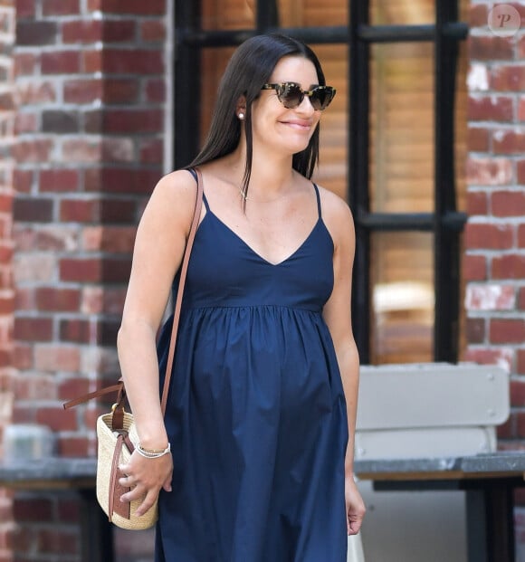 Lea Michele, enceinte de son deuxième enfant, se balade dans les rues de New York le 14 juin 2024.