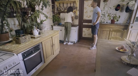 Car avant les travaux, la maison était "dans son jus" et dotée d'une décoration peu moderne
Bruno, agriculteur de la nouvelle saison de "L'amour est dans le pré". M6