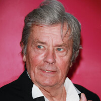Comment Alain Delon était-il en privé ? "On avait des rapports...", la fille de l'une de ses ex-compagnes se confie