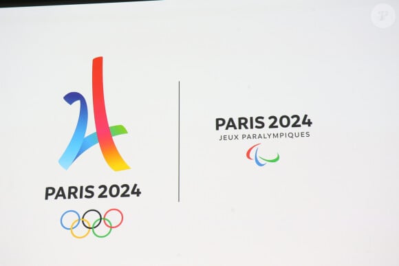 Il devrait y avoir 140 danseurs, dont 16 en situation de handicap et c'est le danseur suédois Alexander Ekman qui a été choisi pour chorégraphier le show
 
Présentation du logo des Jeux Olympiques et Paralympiques "Paris 2024" dévoilé au cinéma "Le Grand Rex" à Paris, le 21 octobre 2019. Dans le logo sont cachés différents symboles : la médaille, la flamme et Marianne.