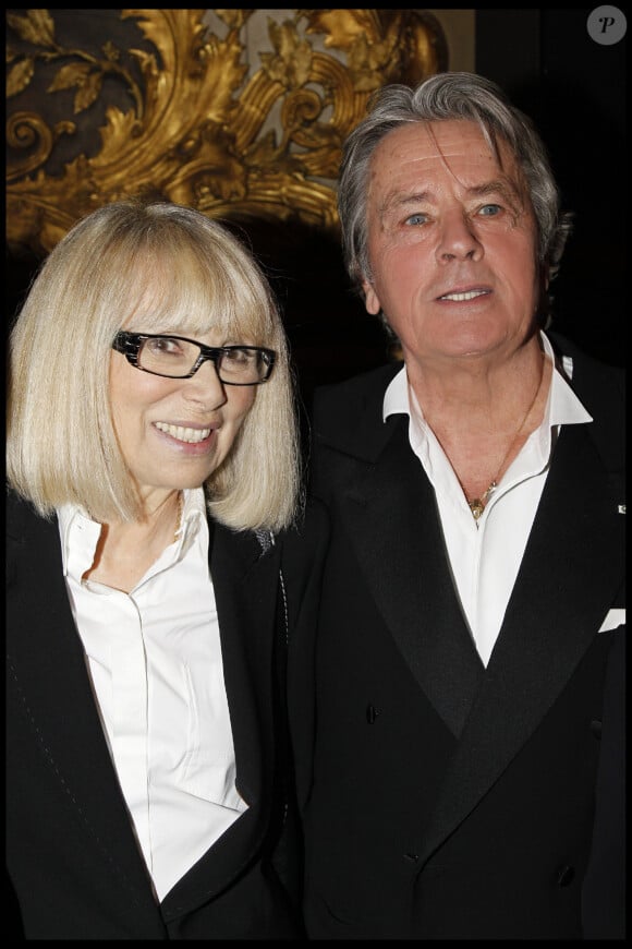 Archive - Alain Delon et Mireille Darc lors du gala de l'IFRAD à Paris, France, le 21 septembre 2011.