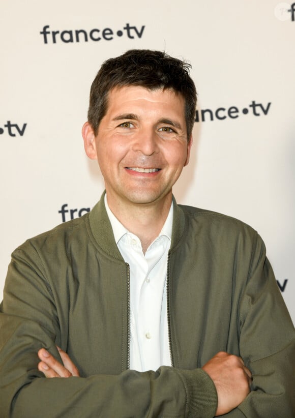 Thomas Sotto au photocall de la conférence de presse de France 2 au théâtre Marigny à Paris. © Coadic Guirec / Bestimage