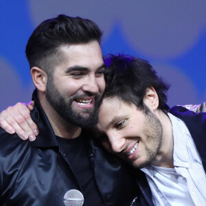 Le beau cadeau de Vianney pour le retour de Kendji Girac
 
Kendji Girac et Vianney (Vianney Bureau) Disneyland Paris a accueilli 300 enfants hospitalisés avec la Fondation Hôpitaux de Paris – Hôpitaux de France pour une journée inoubliable en compagnie de la Première Dame et présidente de la Fondation Hôpitaux de Paris – Hôpitaux de France, le parrain de l'Opération Pièces Jaunes, la présidente de Disneyland Paris et d'autre personnalités à Marne-la-Vallée, France. © Dominique Jacovides/Bestimage