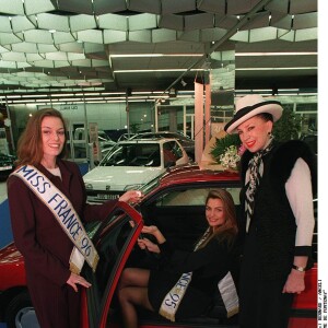 Melody Vilbert (Miss France 1995), Geneviève de Fontenay, Laure Belleville (Miss France 1996) chez un concessionnaire Peugeot à Bordraux.