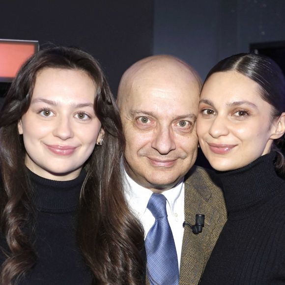 Xavier de Fontenay et ses filles Adele et Agathe ( petites filles de Genevieve de Fontenay ) lors de l'enregistrement de l'émission "Chez Jordan de Luxe" à Paris le 5 janvier 2024. © Cédric Perrin/Bestimage