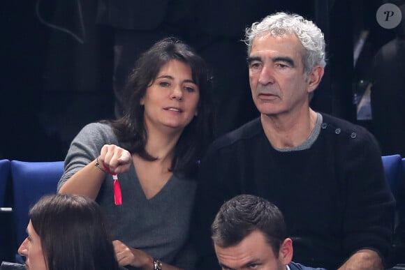 C'est en 2022 qu'Estelle Denis avait annoncé leur rupture

Estelle Denis et son compagnon Raymond Domenech lors du match d'ouverture du mondial de handball, la France contre le Brésil à AccorHotels Arena à Paris, France, le 11 janvier 2017. La France remporte le match 31 à 16. © Cyril Moreau/Bestimage