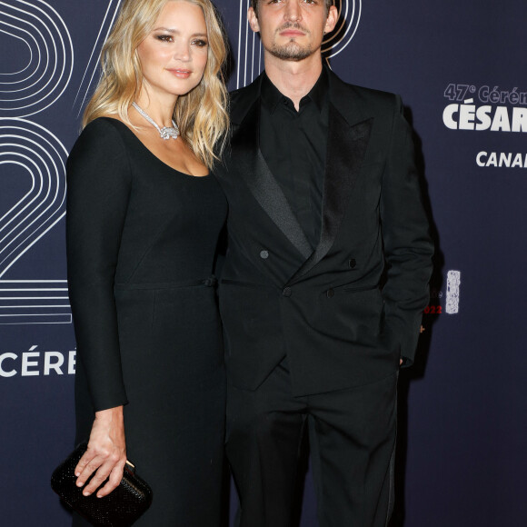 Virginie Efira et son compagnon Niels Schneider (en YSL) - Photocall de la 47ème édition de la cérémonie des César à l'Olympia à Paris, le 25 février 2022. © Borde-Jacovides/Bestimage 