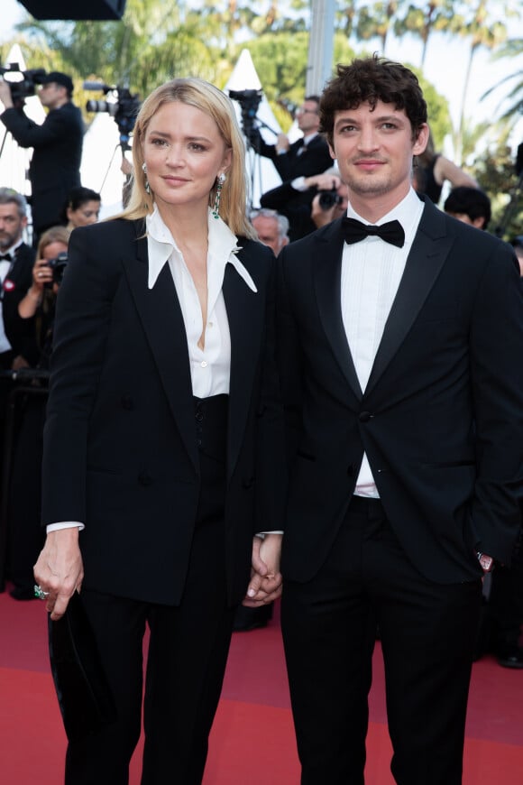 Virginie Efira et son compagnon Niels Schneider - Montée des marches du film "Hors Normes" pour la clôture du 72ème Festival International du Film de Cannes. Le 25 mai 2019 © Borde / Bestimage 