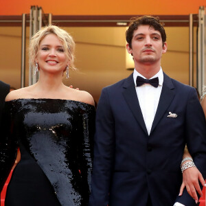 Niels Schneider, Virginie Efira - Montée des marches du film "Sibyl" lors du 72ème Festival International du Film de Cannes. Le 24 mai 2019 © Jacovides-Moreau / Bestimage 