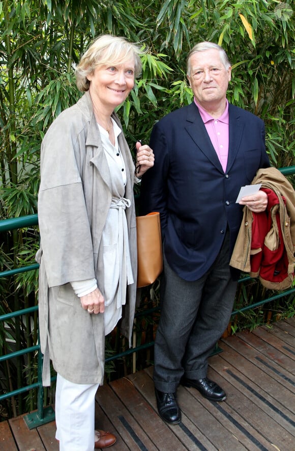 ALAIN DUHAMEL ET SA FEMME - PEOPLE AU 13 EME JOUR DES INTERNATIONAUX DE FRANCE DE ROLAND GARROS 2012 