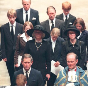 Les clans Windsor et Spencer réunit aux funérailles de Lady Diana à l'Abbaye de Westminster à Londres.