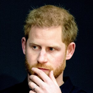 Le prince Harry se déplace à La Haye quelques jours après la naissance de son premier enfant Archie pour une conférence pour la prochaine compétition Invictus Games qui se déroulera aux Pays-Bas. 