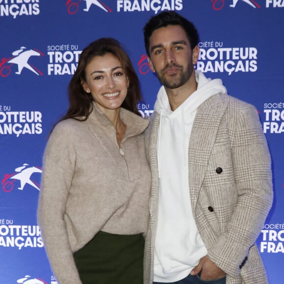 Nouvelle vie pour Rachel Legrain-Trapani et son mari Valentin Léonard !
Rachel Legrain-Trapani (Miss France 2007) avec son fiancé Valentin Léonard - Prix de France Speed Race 2024 à l'Hippodrome de Vincennes. © Marc Ausset-Lacroix/Bestimage